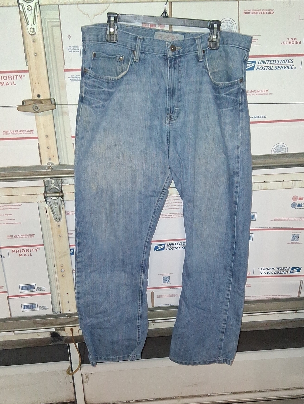 Wrangler Relaxed Size 36x32 Men's Light Blue Denim Jeans - (Sku A 41)